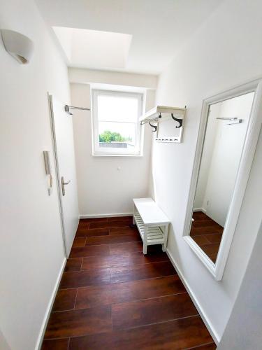 PB Ferienwohnungen - FeWo 7 - Stilvoll eingerichtetes Apartment im Herzen Senftenbergs 9.1km von Schwarzbach entfernt