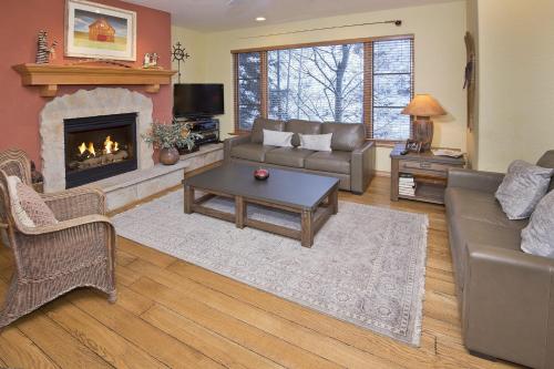 Aspenwood Lodge #201 Condo - image 13