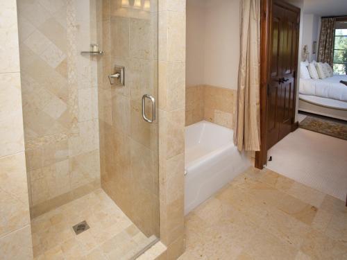 Ritz Carlton Residence Vail #112 Condo - Apartment - Vail