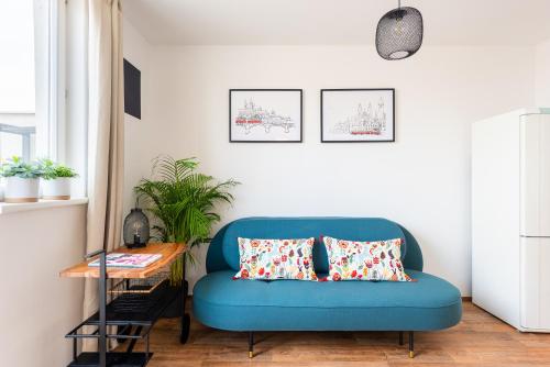 BRIGHT CHARMING Apt with TERRACE, PARKING & AirCo., Praha (fotografie 9)