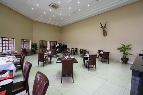 Restaurant, Big Valley Game Lodge in Lobatse