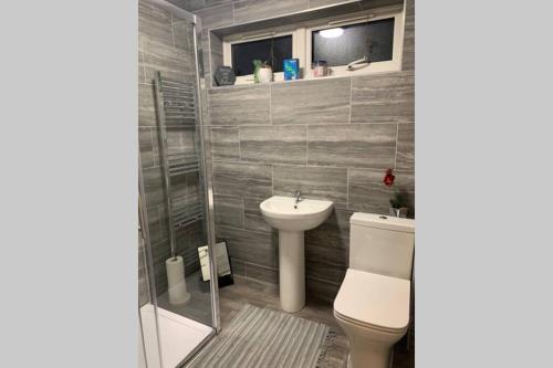 3 Bedroom House ' Perfect for professional stays'