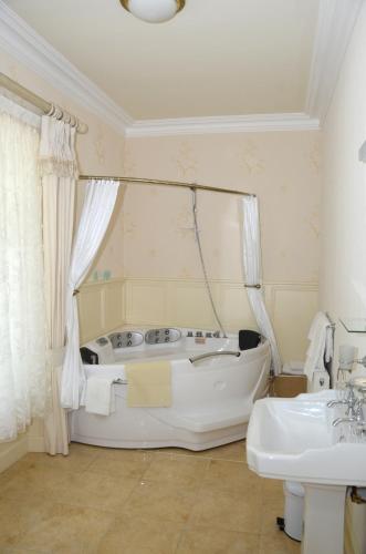 Cannaway House B&B - image 12