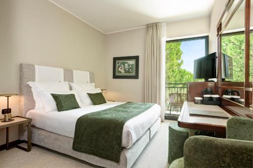 Superior Double or Twin Room with Sea View