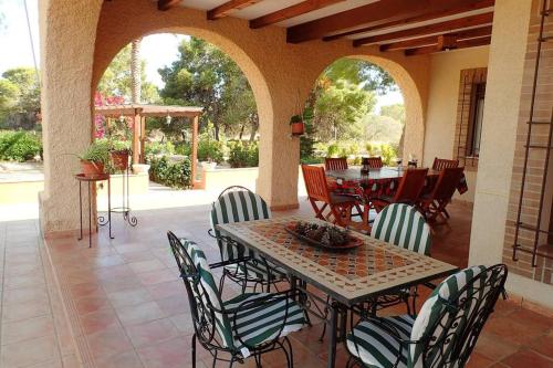  VILLA BUGANVILLA in Elche