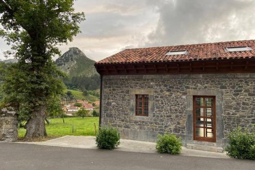  CASA CAMINEROS Llanes, Pension in Rales