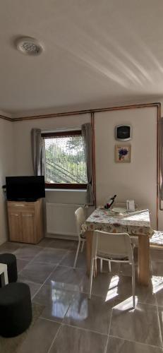 APARTMAN DEDA, Rakovica (foto 3)