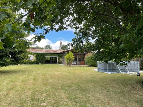 Saint Antoine de Breuilh : maison avec vue rivière gîte à louer Eynesse