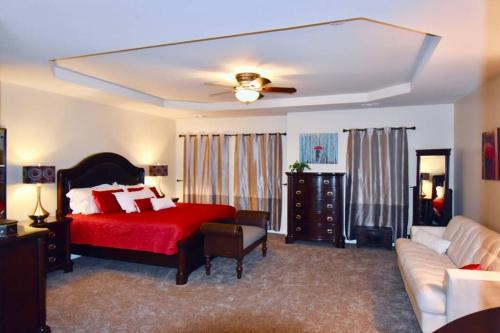 . Luxury Townhouse with Oversized Master near Halcyon