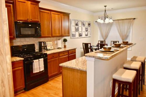 Luxury Townhouse with Oversized Master near Halcyon in Other