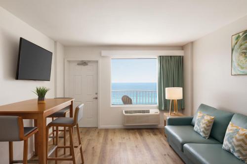 Radisson Hotel Panama City Beach - Oceanfront - image 8