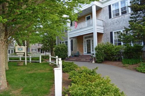 . Edgartown Commons Vacation Apartments