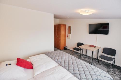 Hotel Parc Ferme 8.0km von Lindenstraße entfernt