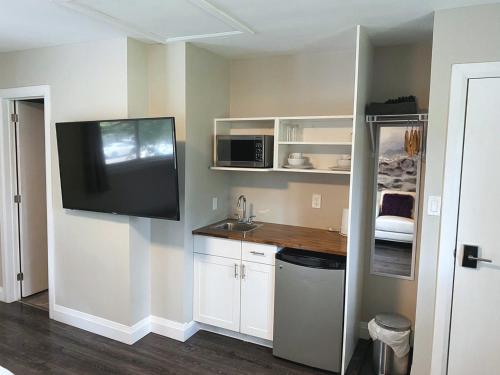 PRIVATE ROOM ENSUITE UPTOWN WATERLOO - e5