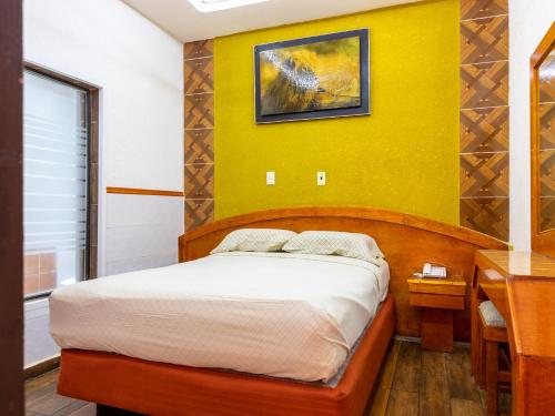 Guestroom, Hotel Vista Alegre in North - Basilica of Guadalupe