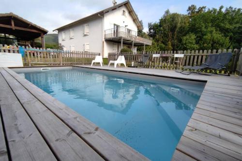 Appartement au calme avec vue et piscine au coeur du pays basque - Location saisonnière - Mauléon-Licharre