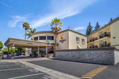 Comfort Inn Sunnyvale – Silicon Valley - Photo 1 of 38