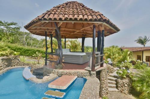 Swimming pool, Pie in the Sky 3 Amazing Luxury Home with Lake and Volcano view in El Fosforo