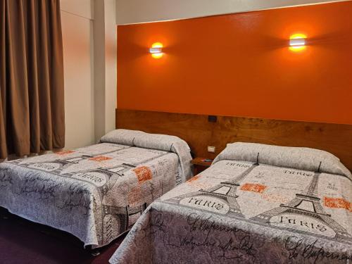 2 double beds