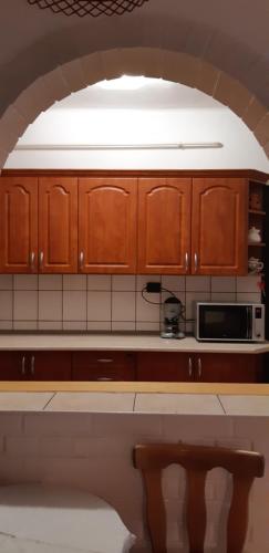 廚房, Maya Vendeghaz in 阿巴德薩洛克