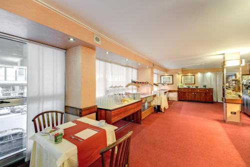 Étterem, Hotel Galileo in Milánó