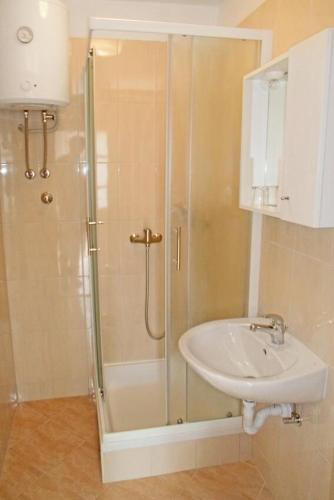 One-Bedroom Apartment with Terrace image 2