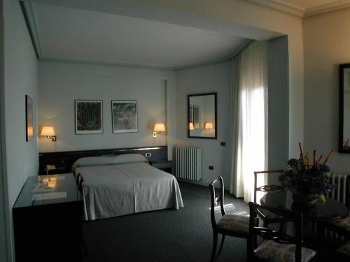 Hotel Rey Sancho Ramirez Somontano SL in Barbastro