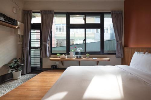 Balcony/terrace, 東皋歇暝-鹿港民宿 Tang-ko Hioh-mi- Lukang Guesthouse near Rou Yuan Lin Taiwanese Meatball (Bawan)
