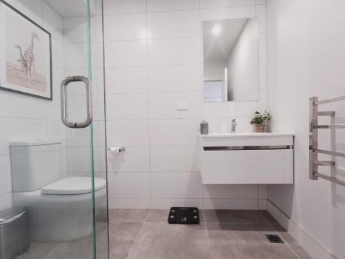 Brand New Lux 2 Bedroom Apartment, Auckland (photo 10)
