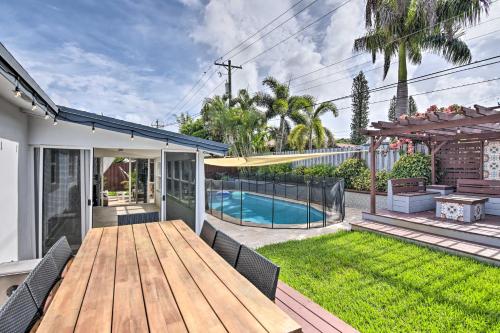 Tropical Home with Outdoor Oasis 2 Mi to Beach - image 12