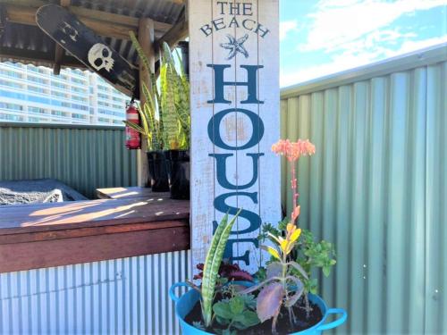 Boardrider Backpackers and Budget Motel - image 3