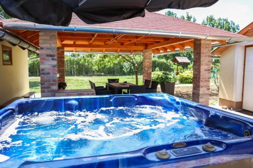 Spa, Levendulas Tanya Szarvas - Jakuzzi es medence in Szarvas