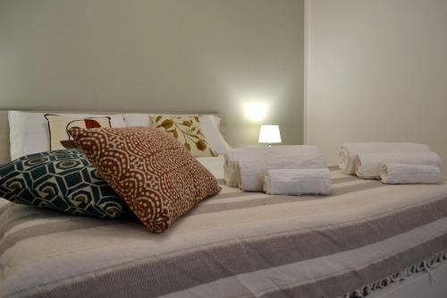 3 twin beds, 1 sofa bed