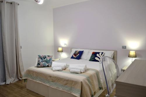2 twin beds