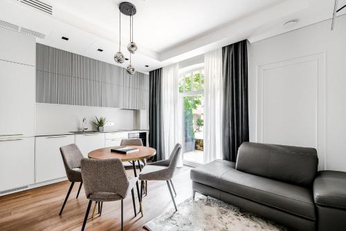 One-Bedroom Apartment image 5