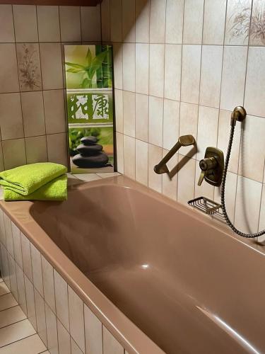 Ferienwohnung Reblandblick 2.7km von Landgasthof Ochsen entfernt