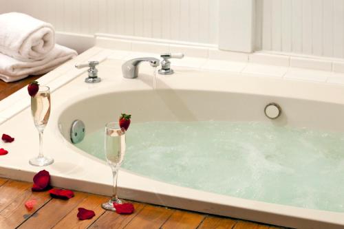 5 Ojo Inn Bed and Breakfast 5 Ojo Inn Bed and Breakfast