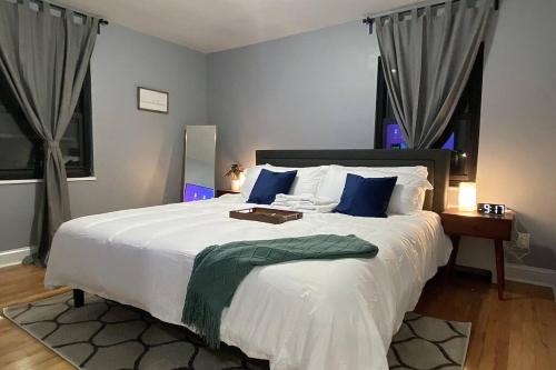 Reduced Priced! Apt by American Dream, Sleeps 6 in แฮสบรอคไฮทส์ (NJ)