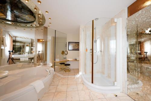 浴室, Hotel Bayerischer Hof Bayreuth in 拜羅伊特