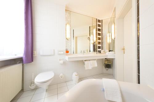 Hotel Bayerischer Hof - image 13