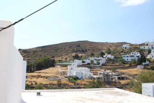 Antigonis traditional house in lefkes village