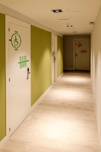 Room018BCN - image 7