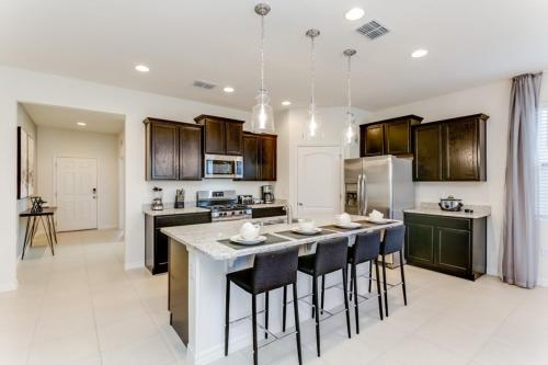 Luxury 6 Bedroom 4 Bath Home With Spa villa in Davenport, USA