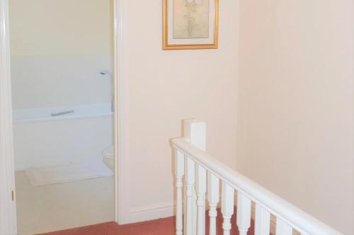 Friars Walk houses with 2 bedrooms, 2 bathrooms, fast Wi-Fi and private parking