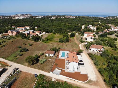 House Lucija Family apartments for max 6 persons with pool in Porec