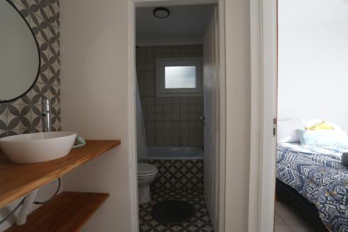 One-Bedroom Apartment image 9