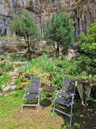 Gîtes Un Jardin dans la Falaise