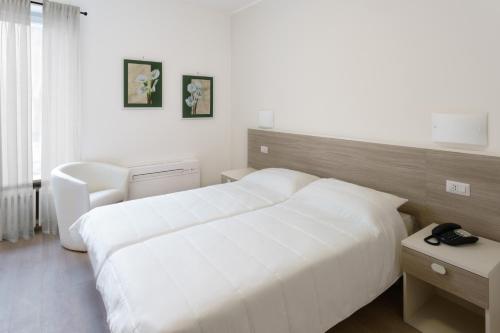 2 twin beds