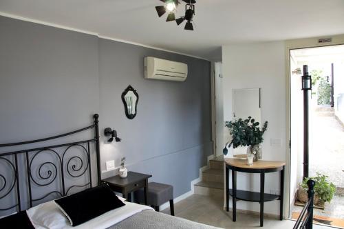 Deluxe Room with Garden View image 5