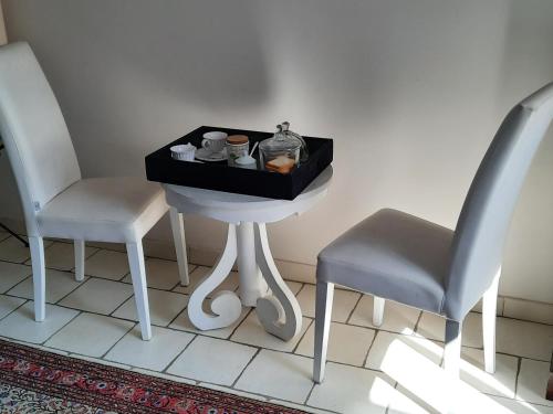 Coquet T2 ,terrasse,parking ,4 kms d Avignon